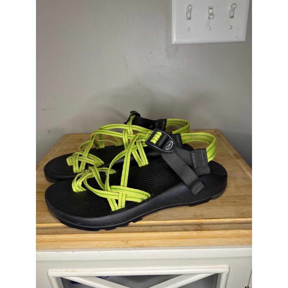 Chaco Z2 Classic Sandals Womens 9 Lime Green Black Strappy Toe Loop Vibram Sole